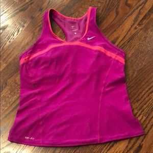 Nike sports tank built in sports bra size Large